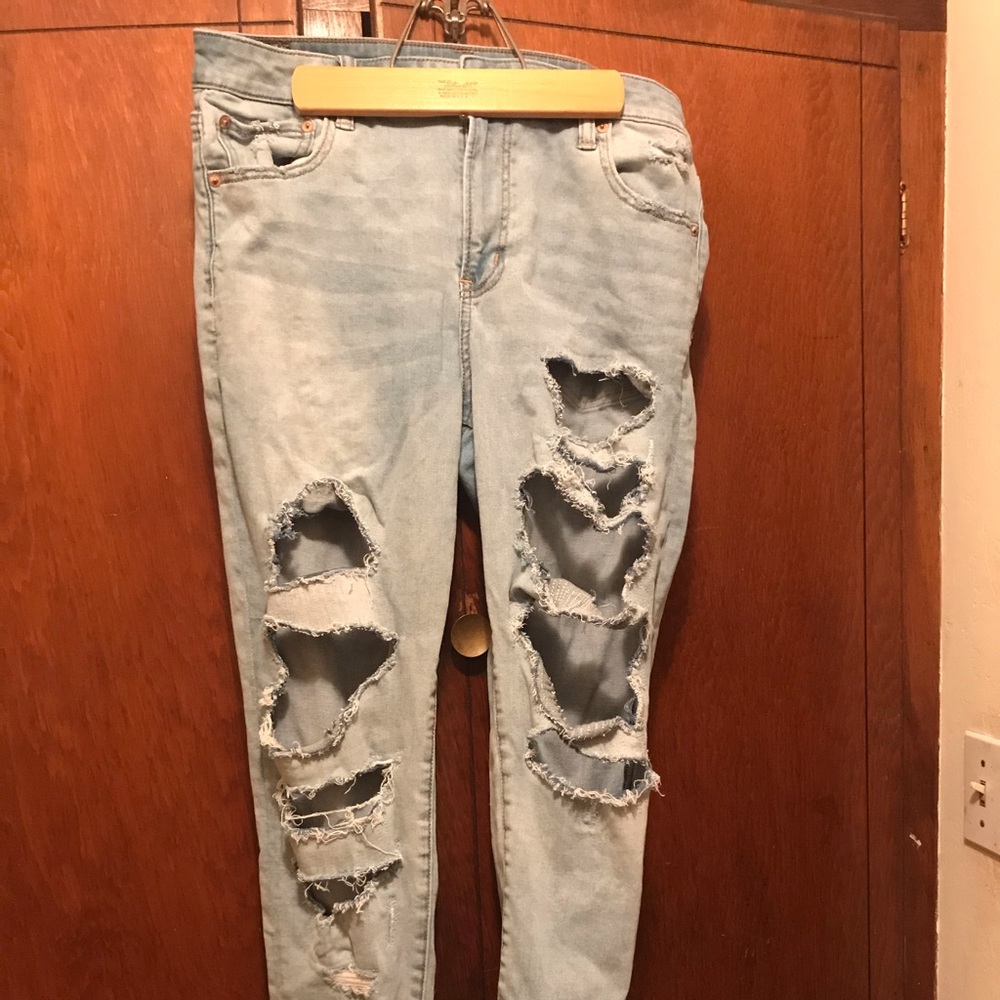 American eagle jeans light ripped
